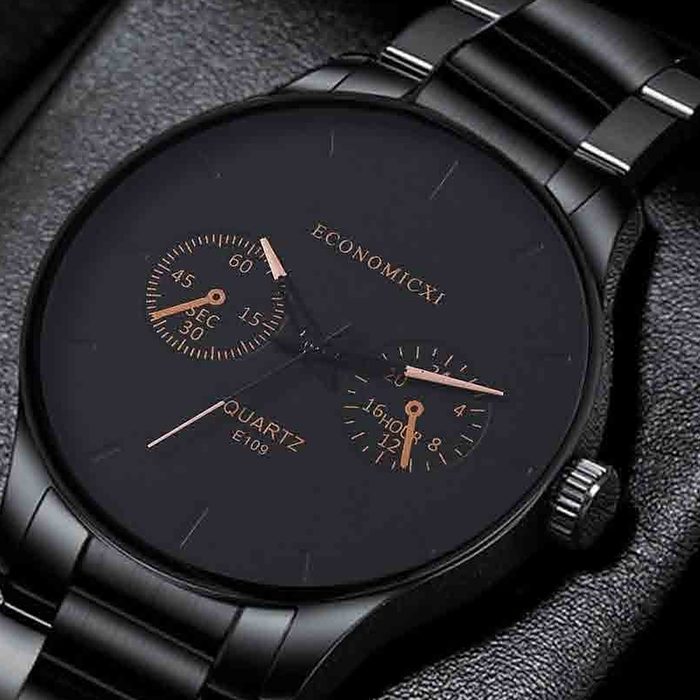 Show dial close-up